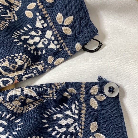 A&F Lace Up Navy Floral Romper - Picture 7 of 8